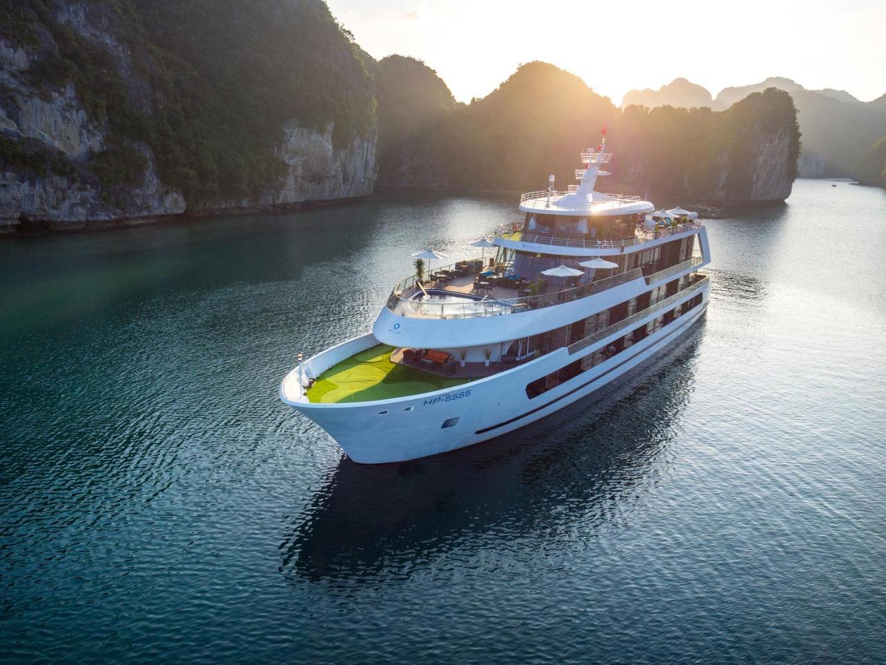 Stellar Of The Seas Cruise Hotel Hạ Long Ngoại thất bức ảnh