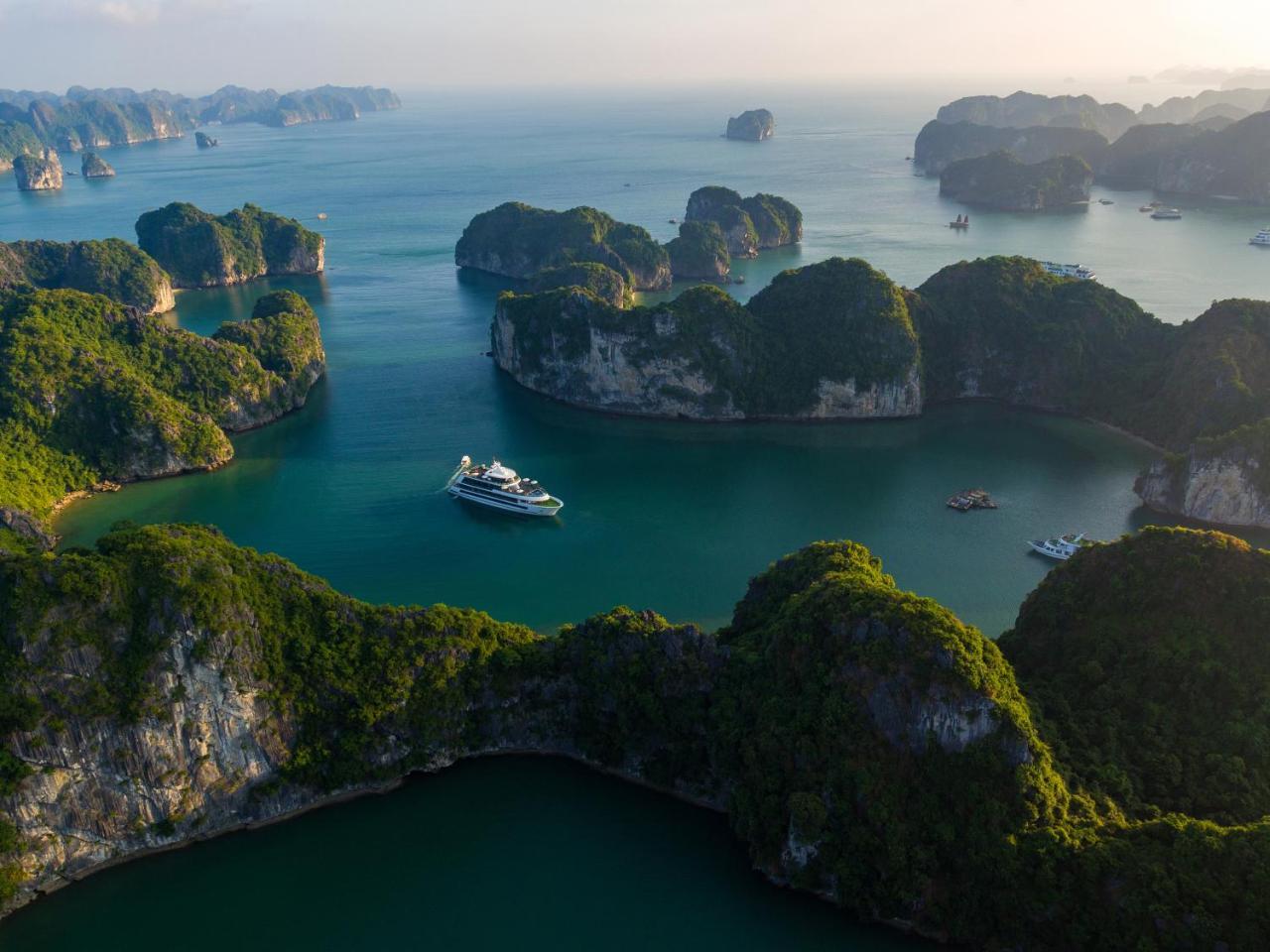 Stellar Of The Seas Cruise Hotel Hạ Long Ngoại thất bức ảnh